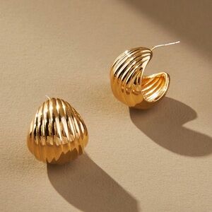 NWT Anthropologie Mini Ribbed Drop Earrings in Gold